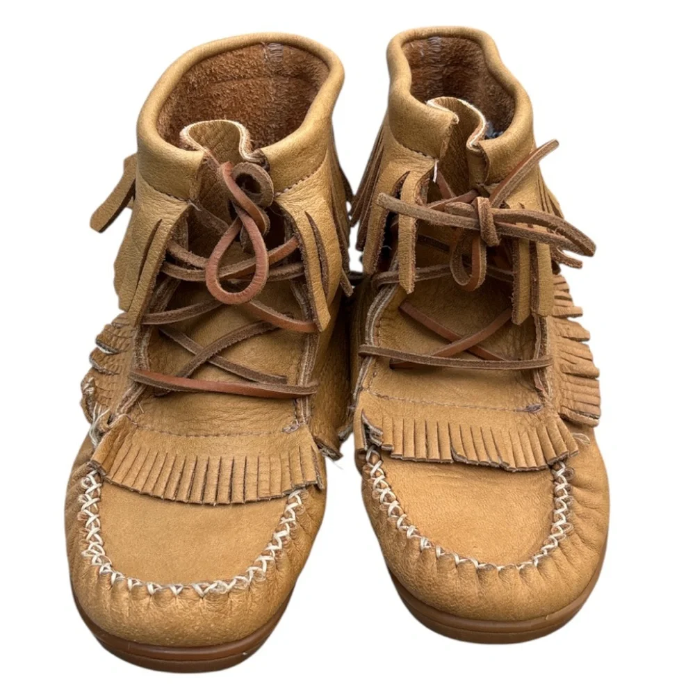 SoftMoc Women's Tan Moccasins with Fringe Detail Sz 6.5-7 - Picture 2 of 10